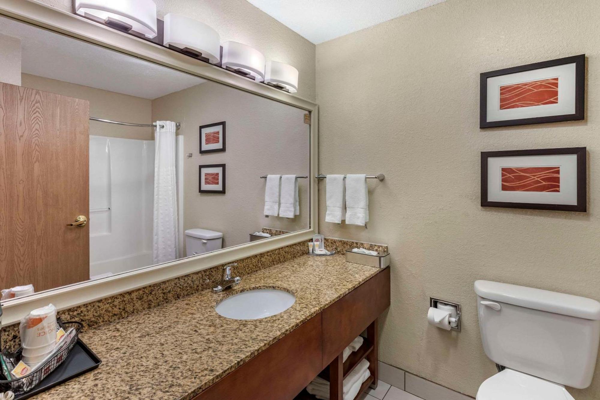 Comfort Inn Denver West Arvada Station Wheat Ridge Exterior foto